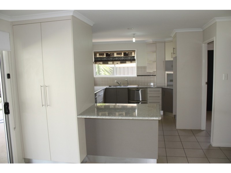 7 Batts Place, Emerald QLD 4720