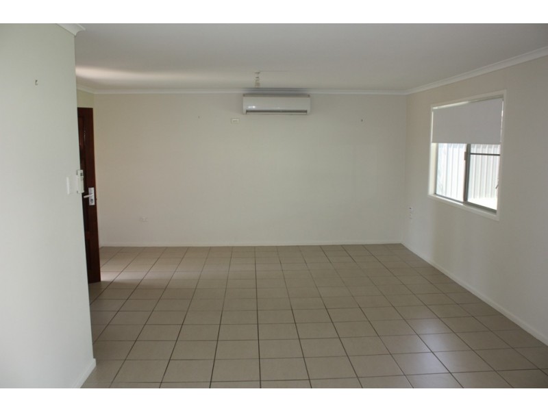7 Batts Place, Emerald QLD 4720