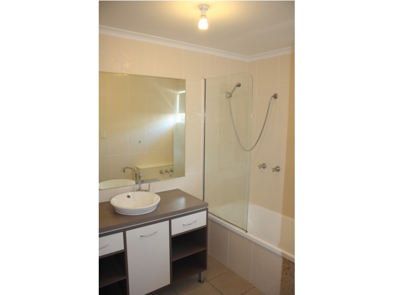 7 Batts Place, Emerald QLD 4720
