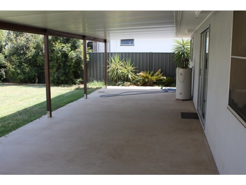7 Batts Place, Emerald QLD 4720
