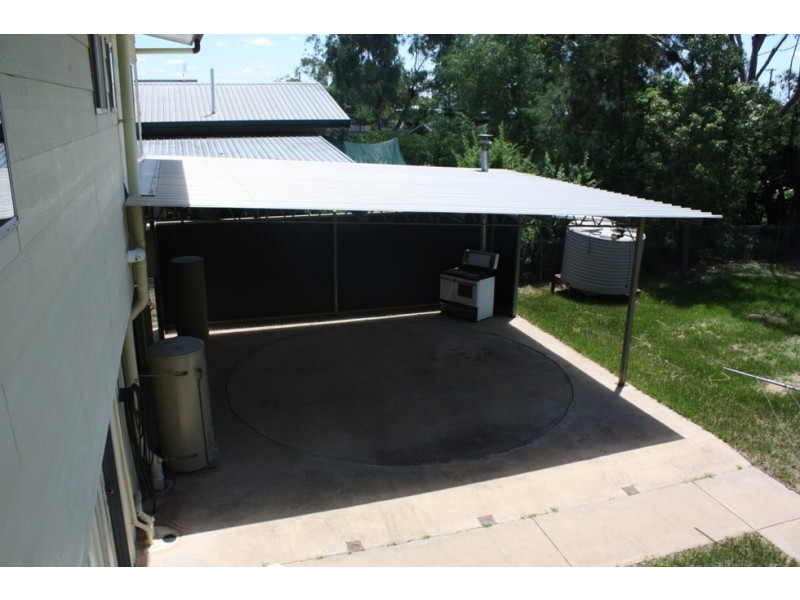 9 Roxburgh Street, Capella QLD 4723