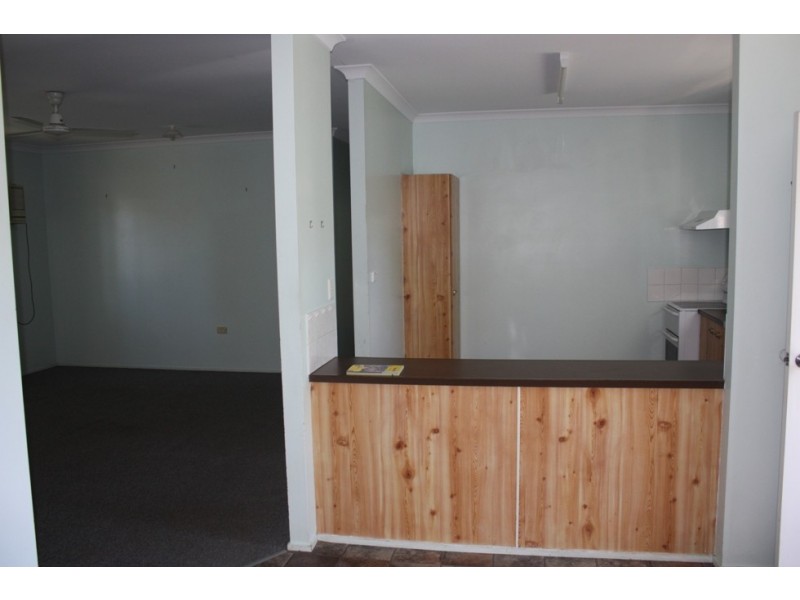 9 Roxburgh Street, Capella QLD 4723