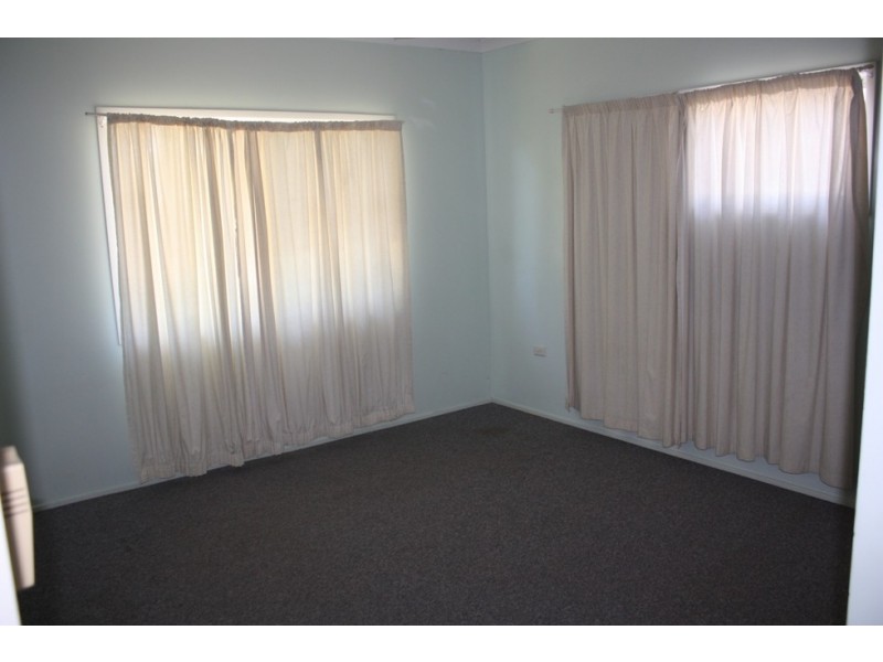 9 Roxburgh Street, Capella QLD 4723