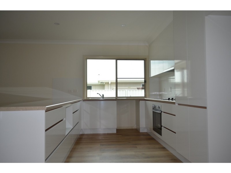 58 Canterbury Road, Emerald QLD 4720