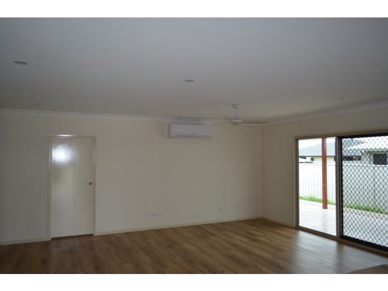 58 Canterbury Road, Emerald QLD 4720