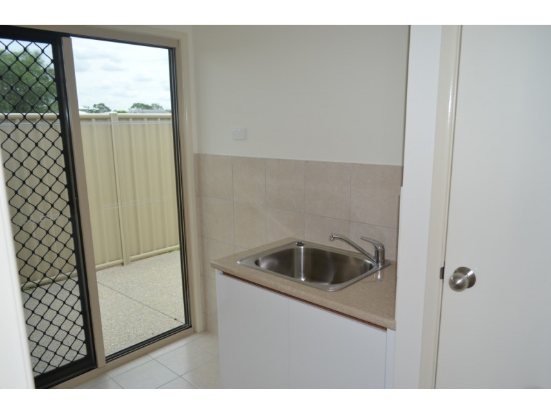 58 Canterbury Road, Emerald QLD 4720