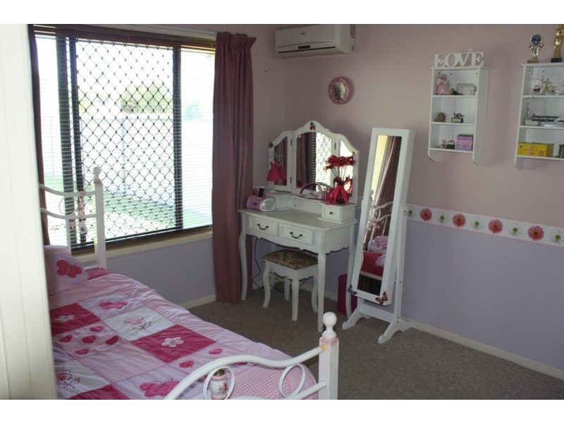 23 Carrington Place, Emerald QLD 4720