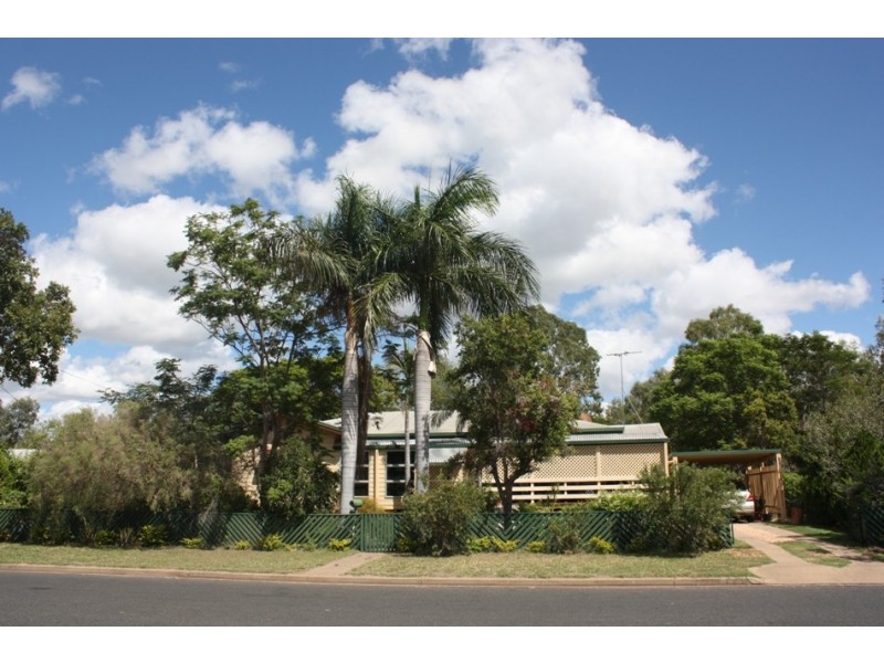 27 Baker Street, Emerald QLD 4720