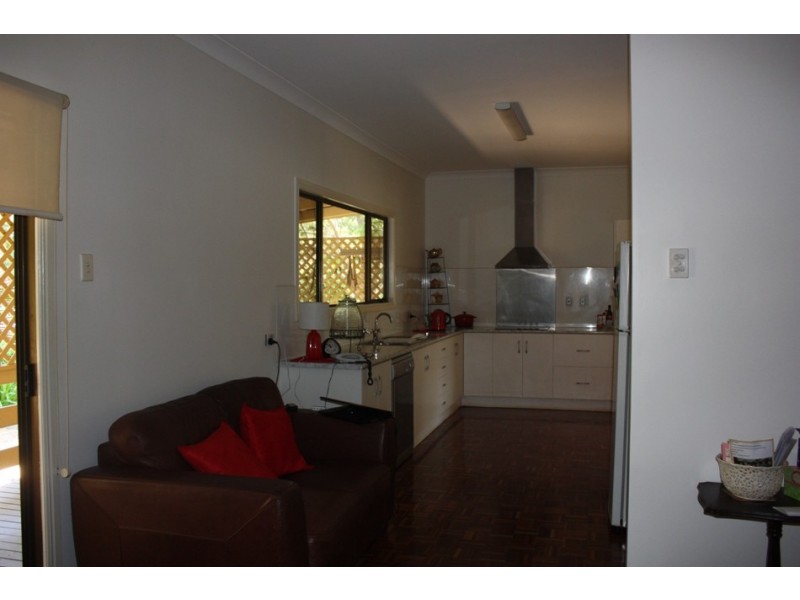 27 Baker Street, Emerald QLD 4720