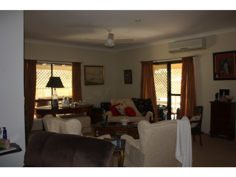 27 Baker Street, Emerald QLD 4720