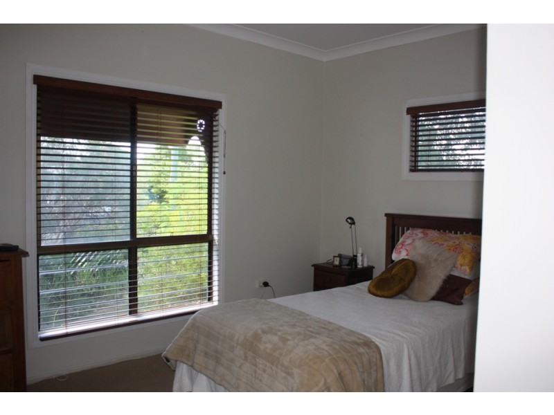 27 Baker Street, Emerald QLD 4720