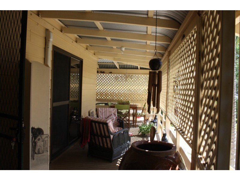 27 Baker Street, Emerald QLD 4720