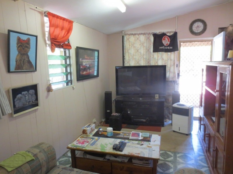 9 Lorikeet Avenue, Sapphire QLD 4702