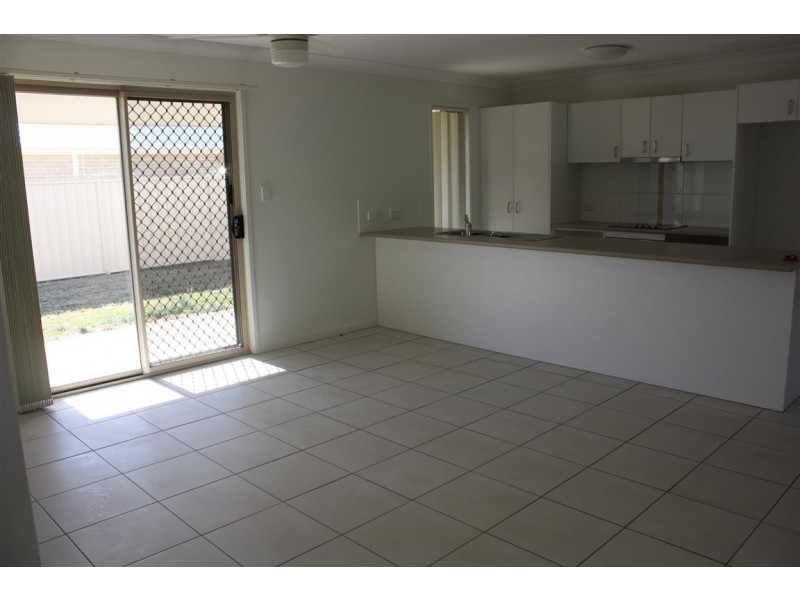 3 Scenic Drive, Emerald QLD 4720