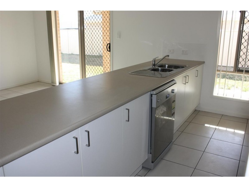 3 Scenic Drive, Emerald QLD 4720