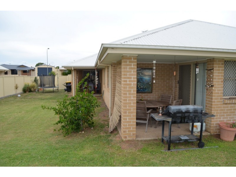 3 Scenic Drive, Emerald QLD 4720