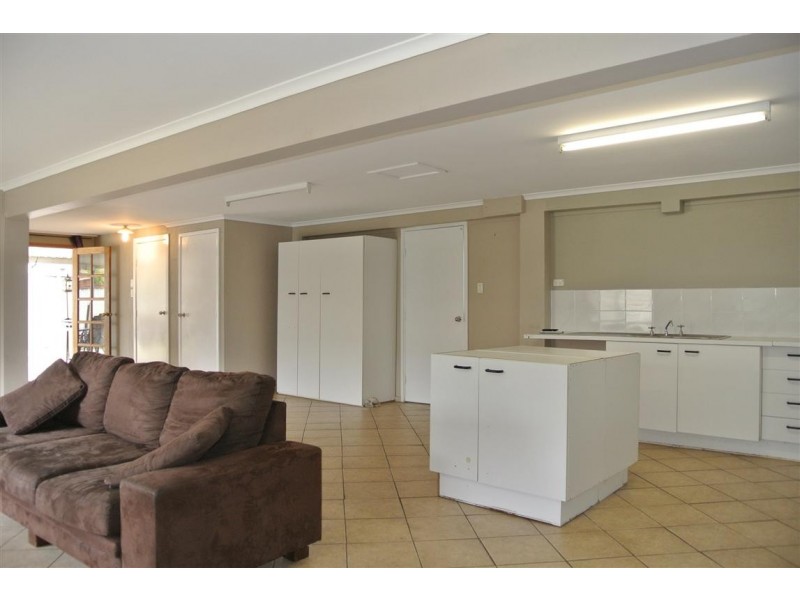 6 Bridgeman Street, Emerald QLD 4720