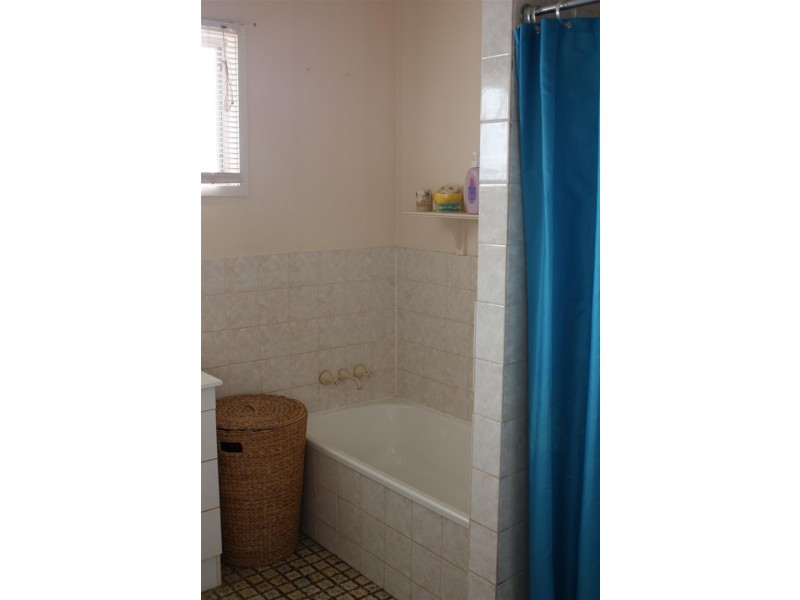 6 Bridgeman Street, Emerald QLD 4720