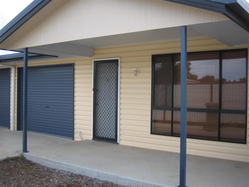 3/6 Burn Street, Capella QLD 4723