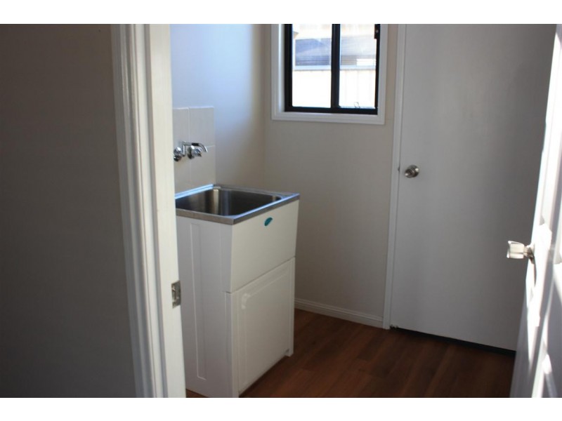 3/6 Burn Street, Capella QLD 4723