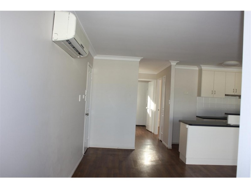 3/6 Burn Street, Capella QLD 4723