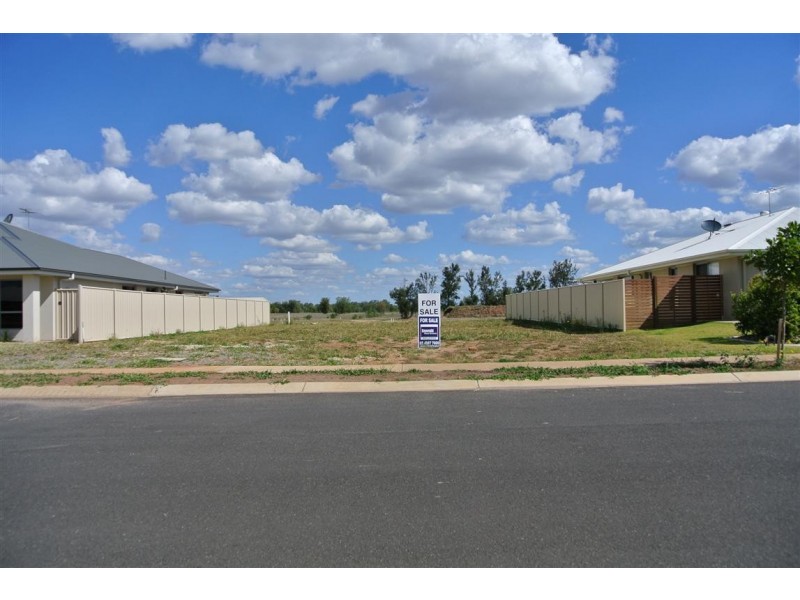 59 Canterbury Road, Emerald QLD 4720