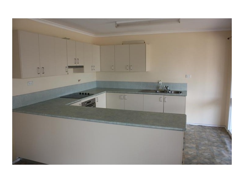 10 Retro Street, Capella QLD 4723