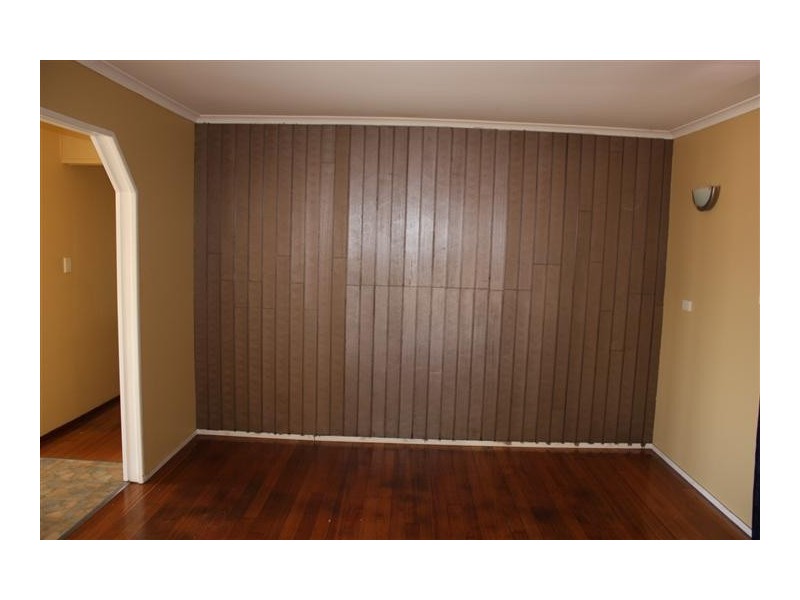 10 Retro Street, Capella QLD 4723