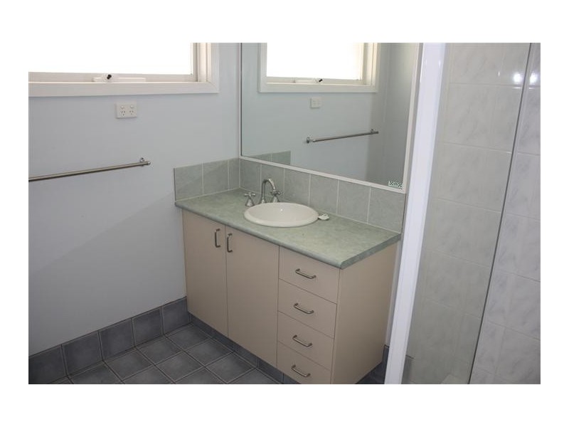 10 Retro Street, Capella QLD 4723