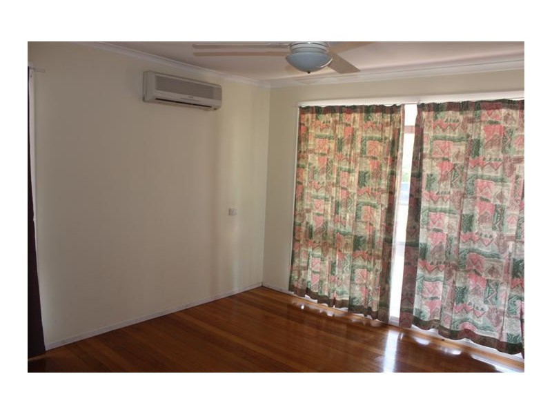 10 Retro Street, Capella QLD 4723