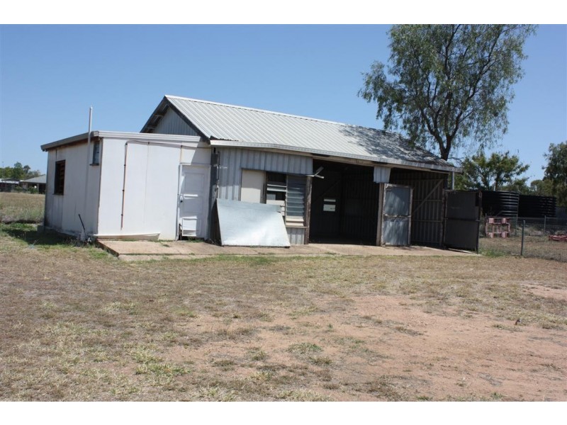 10 Retro Street, Capella QLD 4723