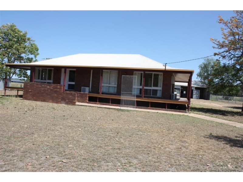 10 Retro Street, Capella QLD 4723