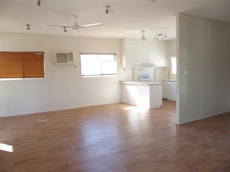 4 Barry Street, Emerald QLD 4720