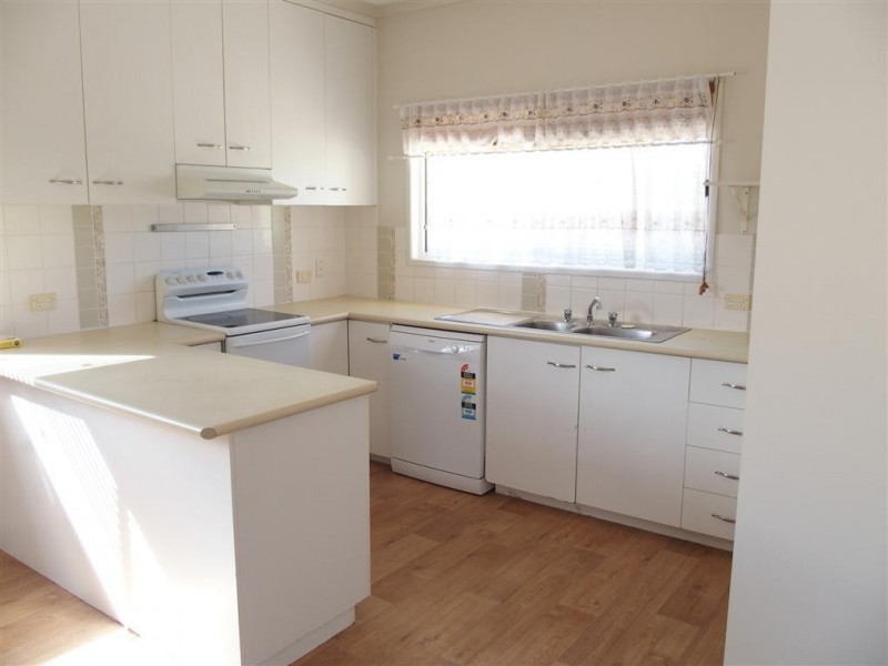 4 Barry Street, Emerald QLD 4720