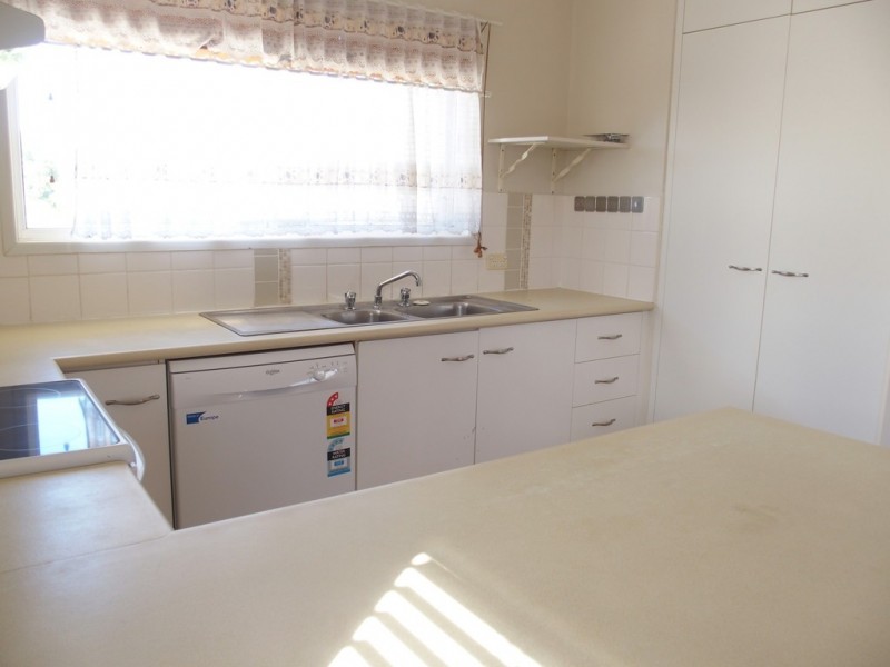 4 Barry Street, Emerald QLD 4720