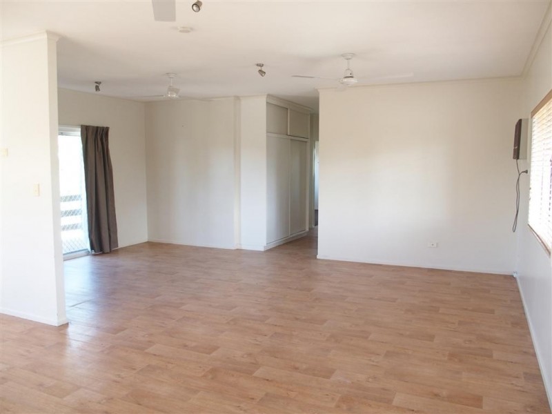 4 Barry Street, Emerald QLD 4720