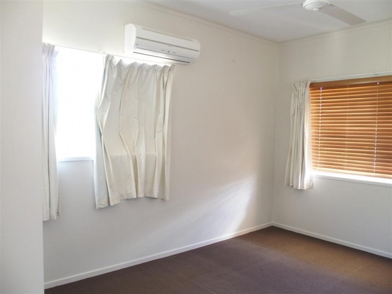 4 Barry Street, Emerald QLD 4720