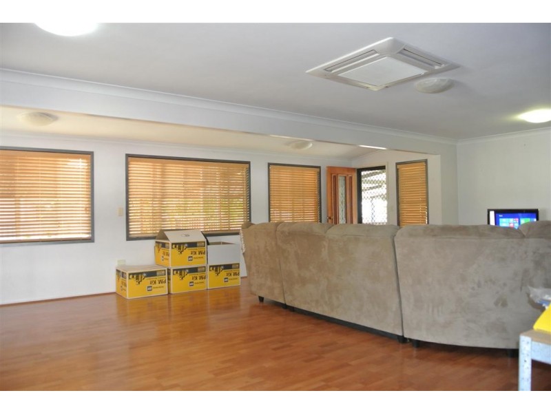 55 Retro Street, Emerald QLD 4720