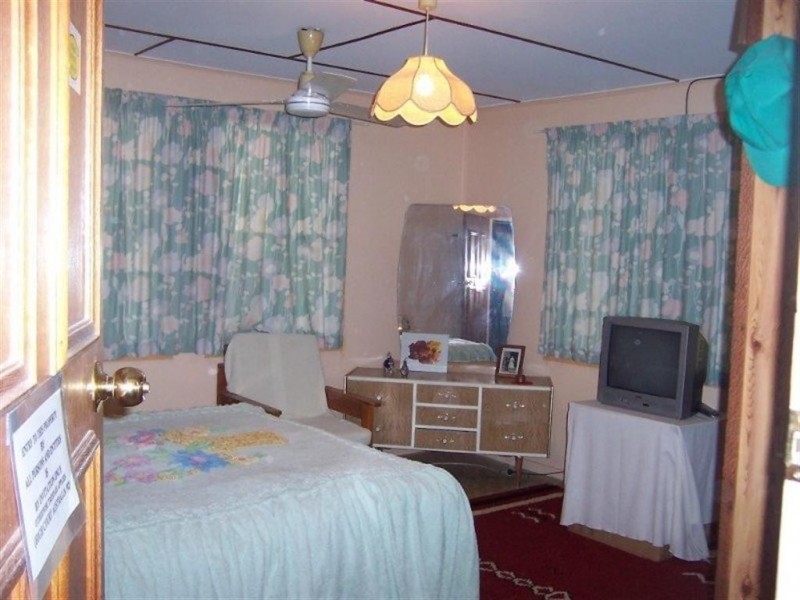 76 Riflerange Road, Sapphire QLD 4702