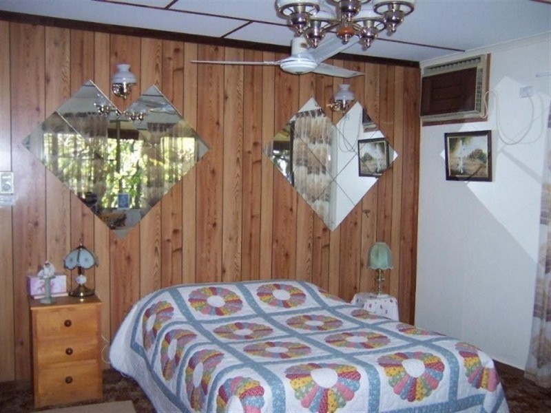 76 Riflerange Road, Sapphire QLD 4702