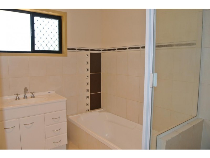 11 Kythera Road, Emerald QLD 4720