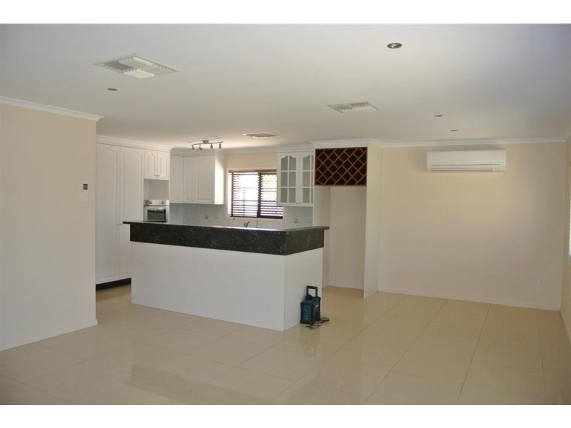 11 Kythera Road, Emerald QLD 4720