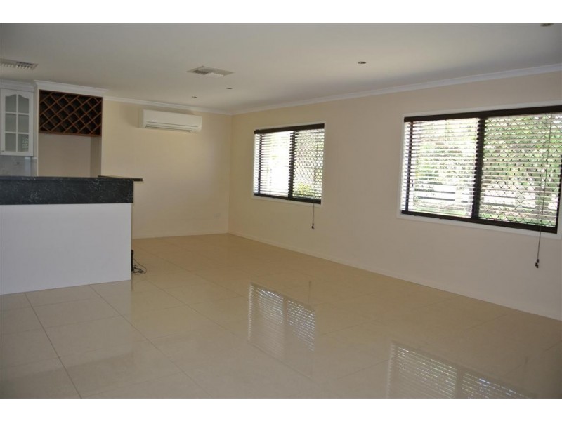 11 Kythera Road, Emerald QLD 4720