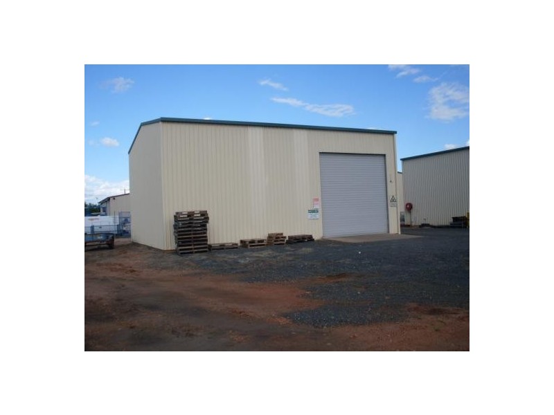 93 Macaulay, Emerald QLD 4720