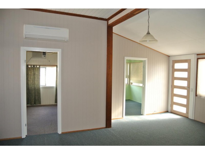 18 Baker Street, Emerald QLD 4720