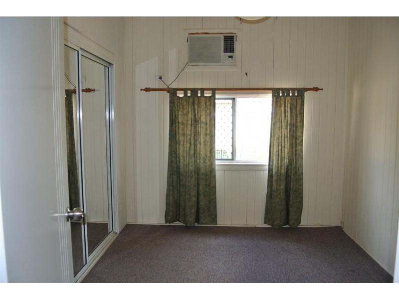 18 Baker Street, Emerald QLD 4720