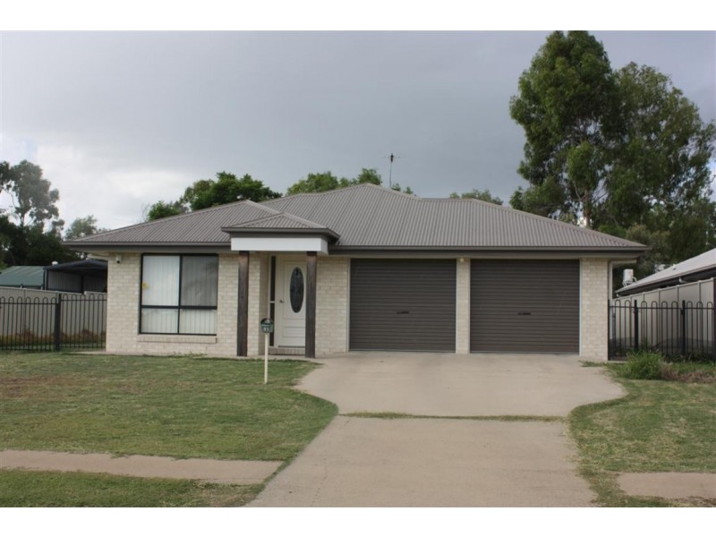 11 Charlton Street, Emerald QLD 4720