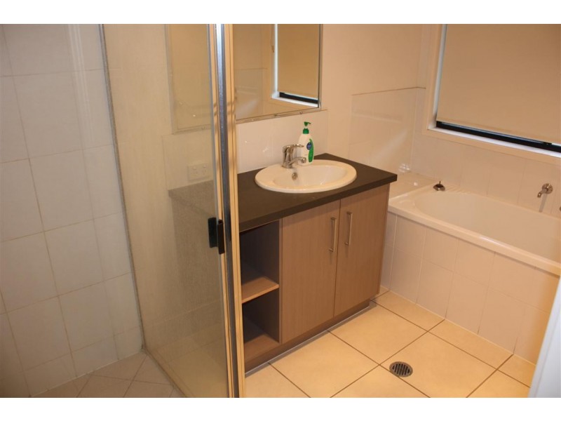 11 Charlton Street, Emerald QLD 4720