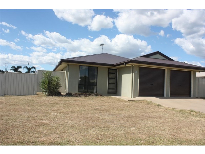 38 Mayfair Drive, Emerald QLD 4720