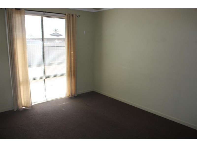 38 Mayfair Drive, Emerald QLD 4720